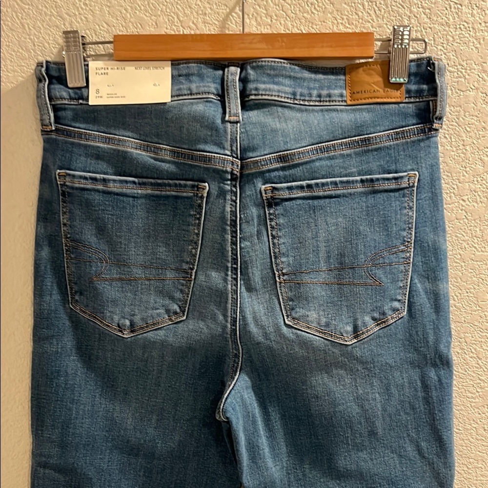 NWT American Eagle High Rise Flare Jeans Size 8